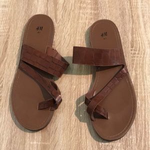 H&M animal print flat sandals - womens size 41. Used.